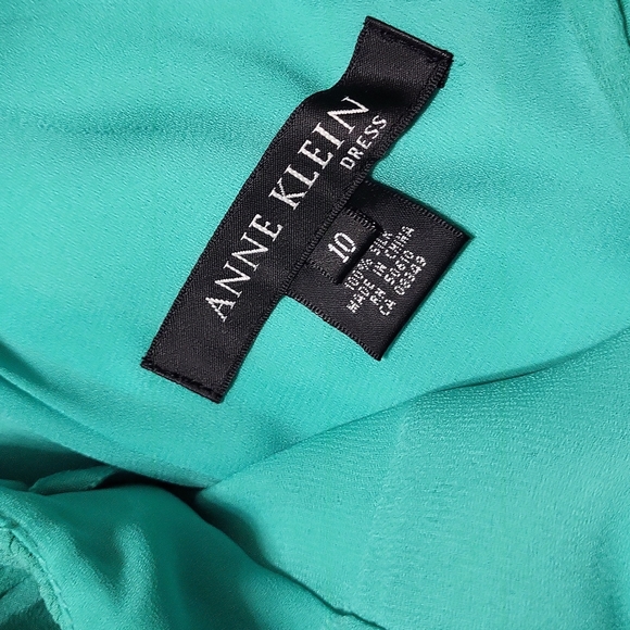 Dress - Picture 6 of 6